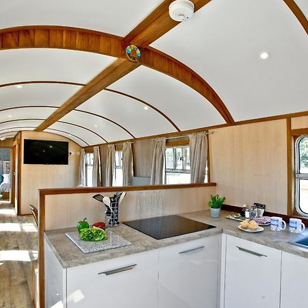 Brunel Boutique Railway Carriage 2 Доліш Екстер'єр фото